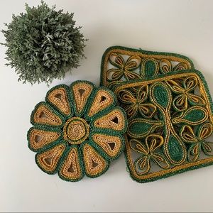 • vintage trivet trio •